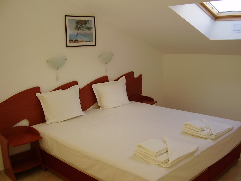 Alpina Hotel Lozenec Szoba fotó