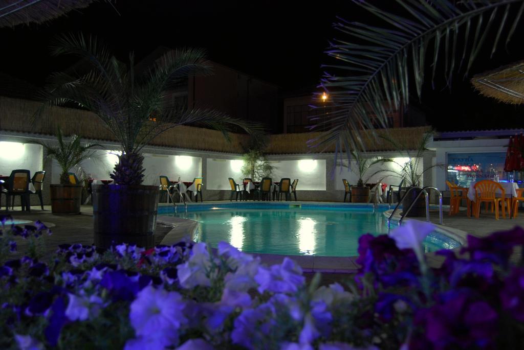 Alpina Hotel Lozenec Kültér fotó